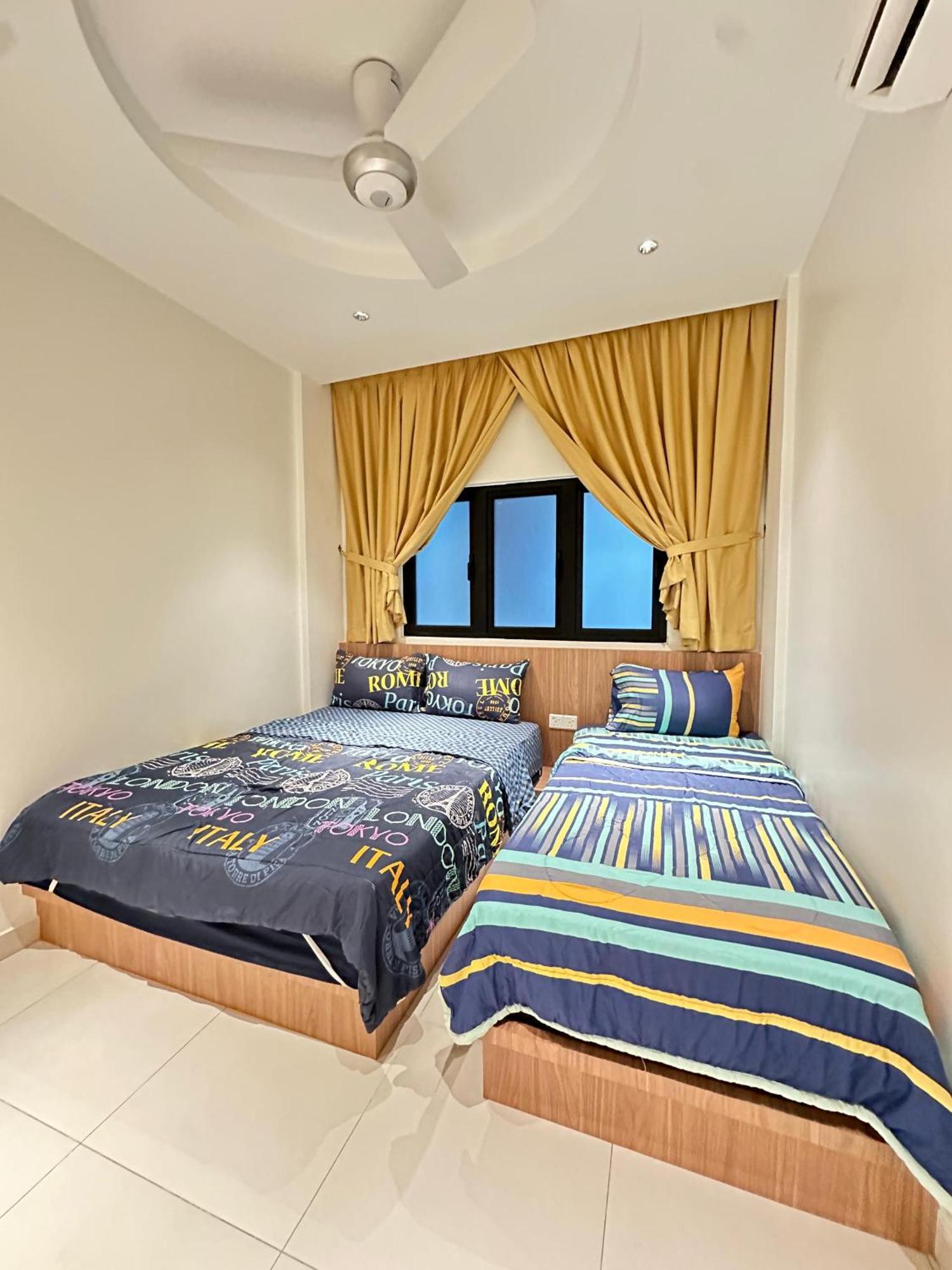 Newly Renovated Comfy Beachfront View At Seri Bulan Port Dickson Esterno foto