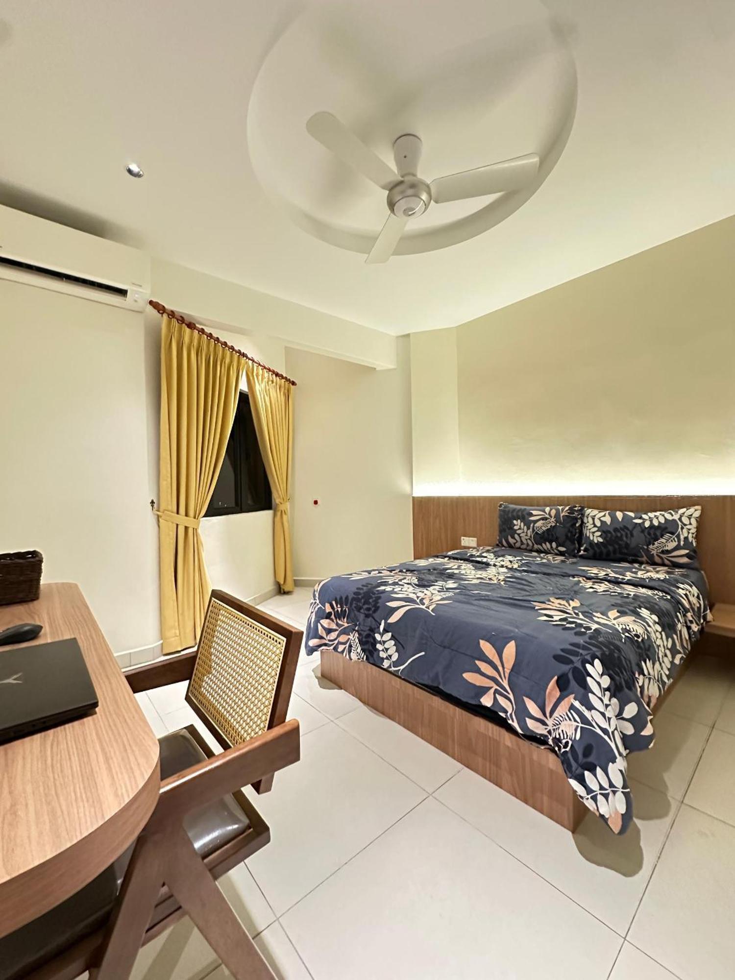 Newly Renovated Comfy Beachfront View At Seri Bulan Port Dickson Esterno foto