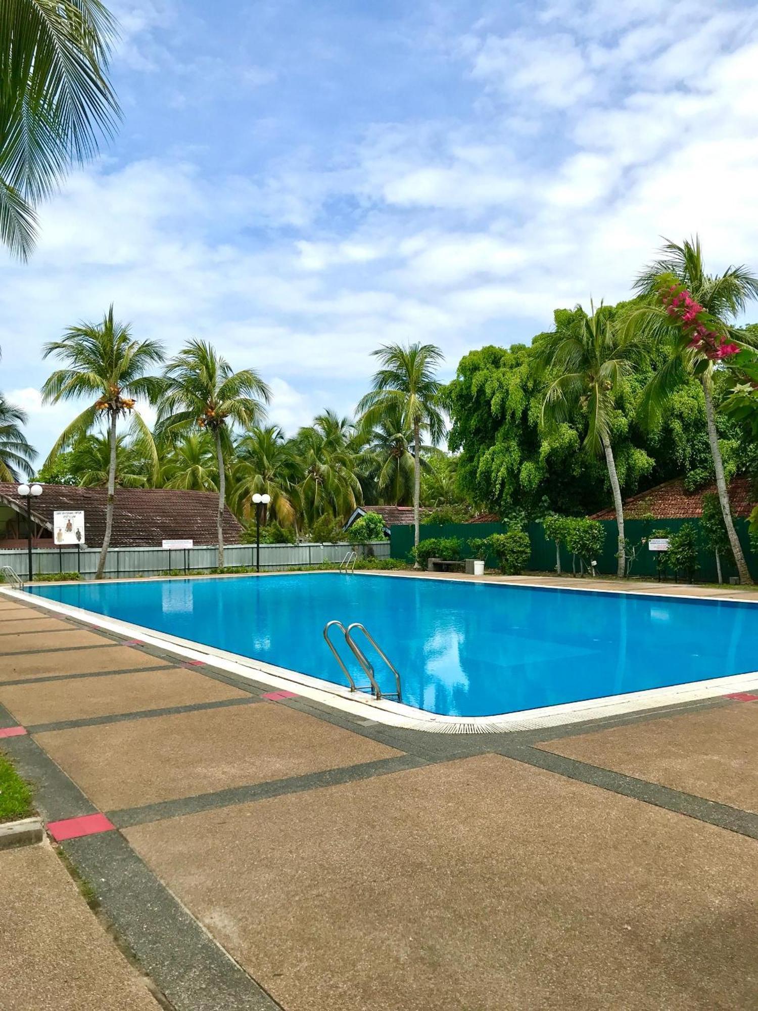 Newly Renovated Comfy Beachfront View At Seri Bulan Port Dickson Esterno foto